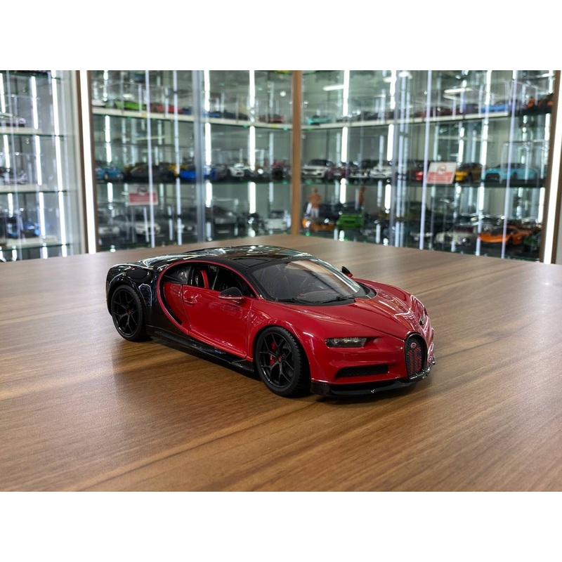 1/18 Diecast Bugatti Chiron Sport 16 Red and Black Bburago Scale Model Car