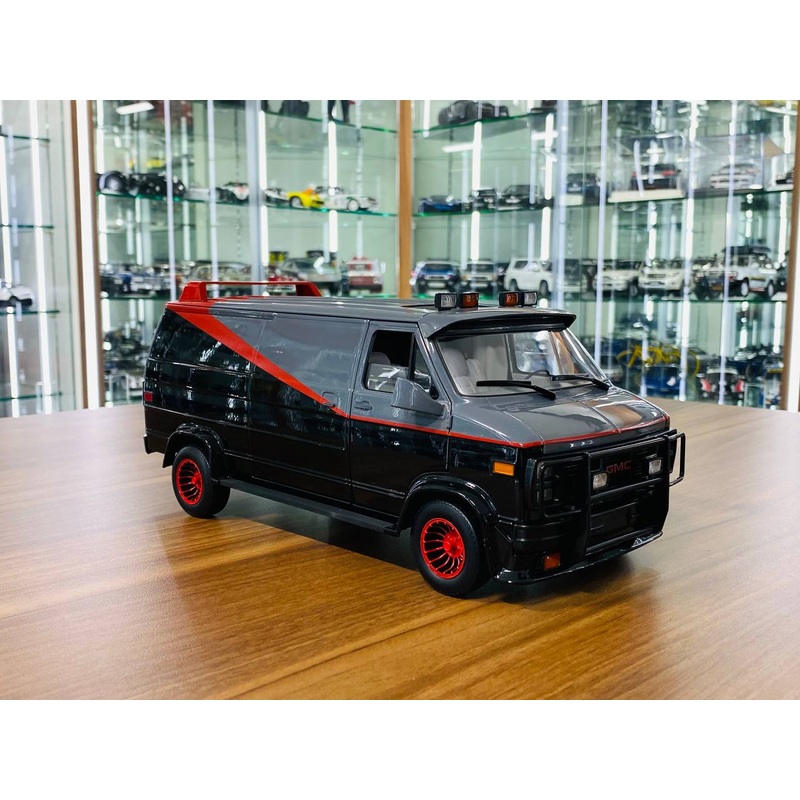 1/18 Diecast Full Opening - HotWheels GMC Vandura Panel Van A-Team in Black/Grey