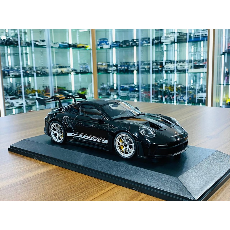 1/18 Diecast Model Minichamps Porsche 911 (992) GT3 RS (2023) - Black (Limited Edition 300)
