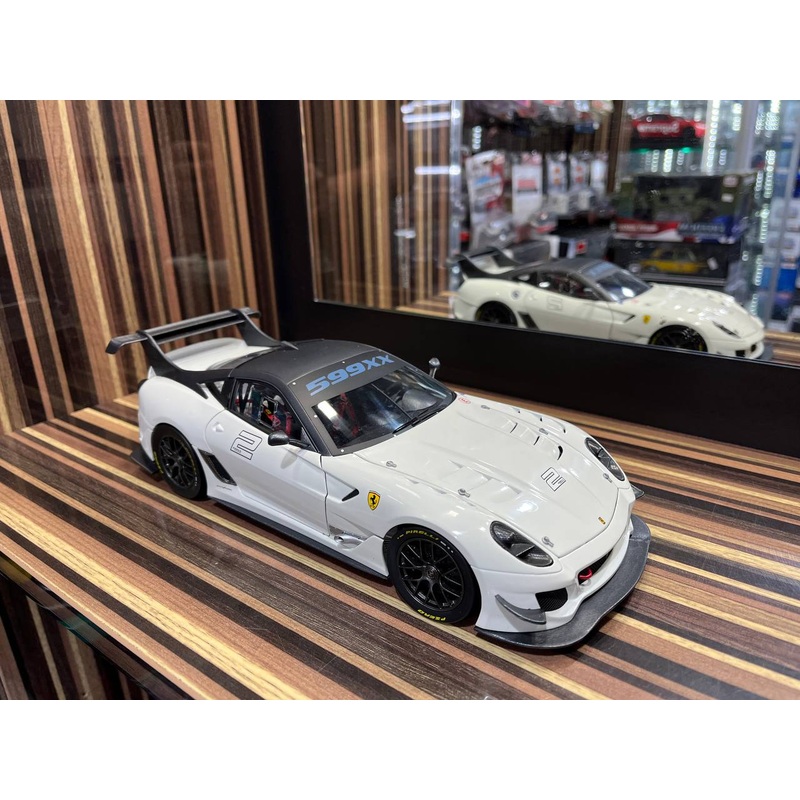 Hot Wheels Elite Ferrari 599XX Evo - 1/18 Diecast Model, All Opening - White/Black