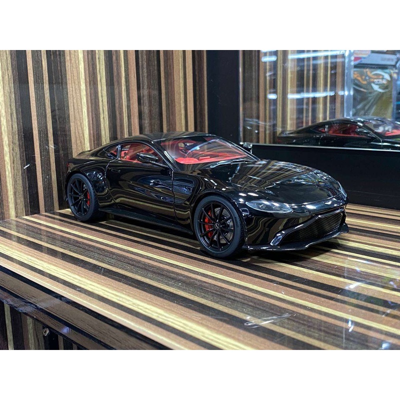 1/18 Diecast Aston Martin Vantage 2019 Jet Black AUTOart Scale Model Car