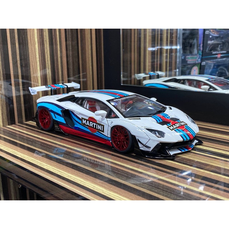 1/18 Diecast Lamborghini Aventador Liberty Walk White AutoArt Scale Model Car