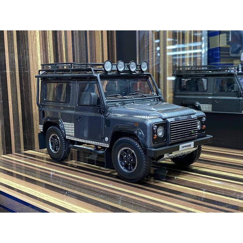 1/18 Diecast Land Rover Defender 90  Grey Kyosho Scale Model Car