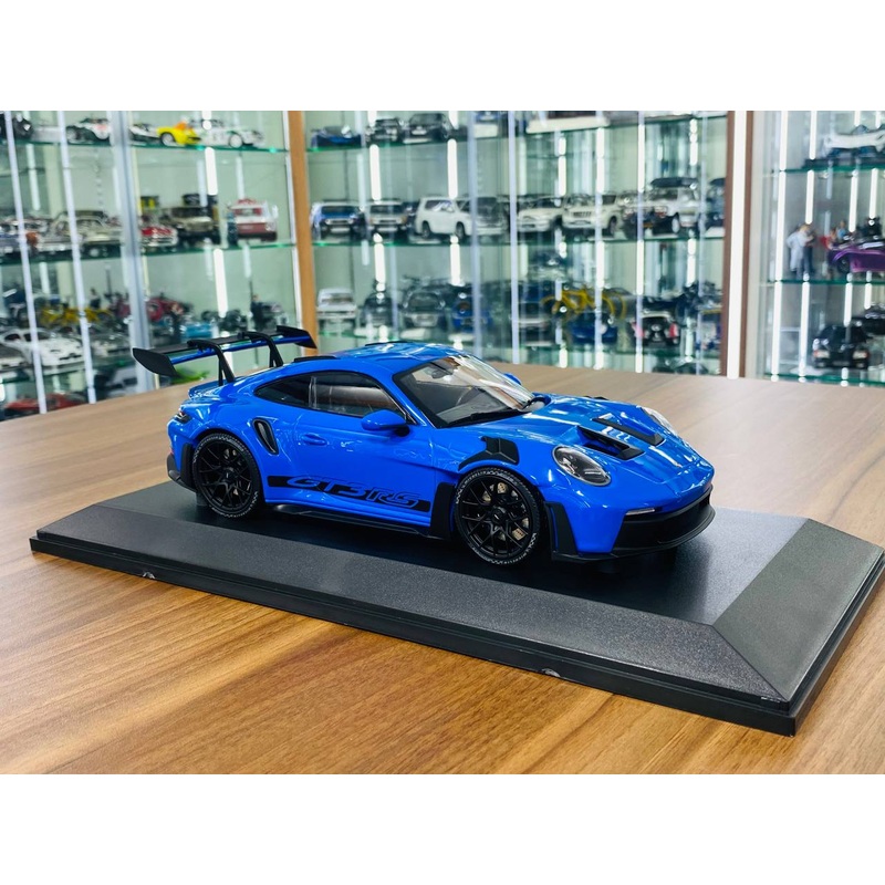 1/18 Diecast Minichamps Porsche 911 (992) GT3 RS 2023 in Blue
