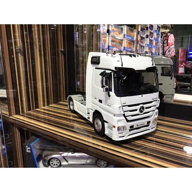 1/18 Diecast Miniature Mercedes-Benz Actros White Model Car
