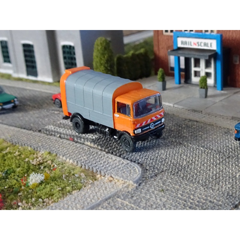 Mercedes-Benz LP 808 refuse collection vehicle 
