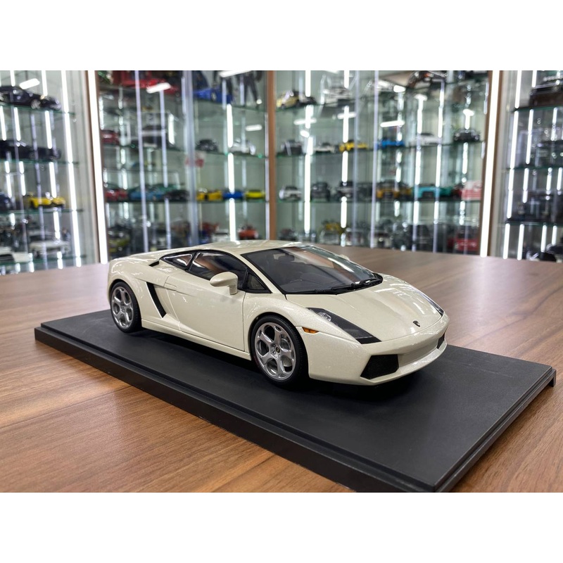1/18 Diecast Metal Model  Lamborghini Gallardo | AUTOart | Full Opening | Balloon White