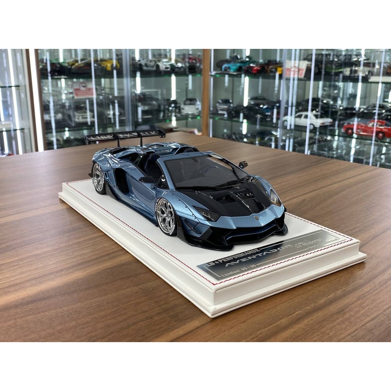 1/18 Resin model Davis & Giovanni Lamborghini AVENTADOR LP 720-4 2.0 Roadster LB Performance Azul Plateado, carbon bonnet Limited 8 pcs