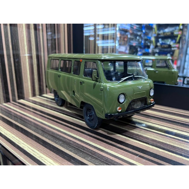 1/18 UAZ 452B Resin Green Model car by SSM