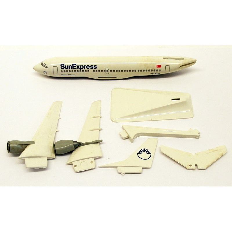 Wooster Appx 17cm Long Snap Together Model 222 - Boeing B767-300