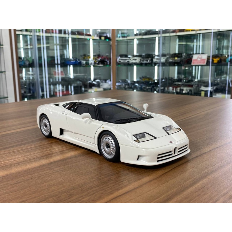1/18 Diecast Bugatti EB 110 White AUTOart Scale Model Car
