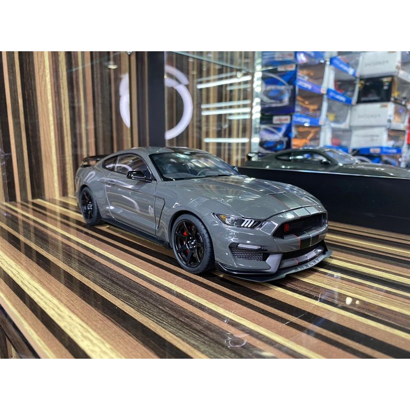 1/18 Diecast Ford Mustang Shelby GT500 Grey AUTOart Scale Model Car