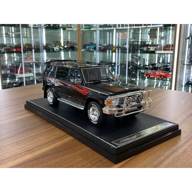 1/18 Diecast Nissan Patrol Super Safari Y60 Black IVY Models Scale Model Car