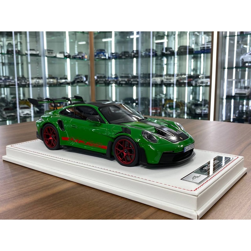 Ivy Model 1/18 Porsche 911 992 GT3 RS Weissach  Python Green with Red Wheels, Limited to 20 pcs.