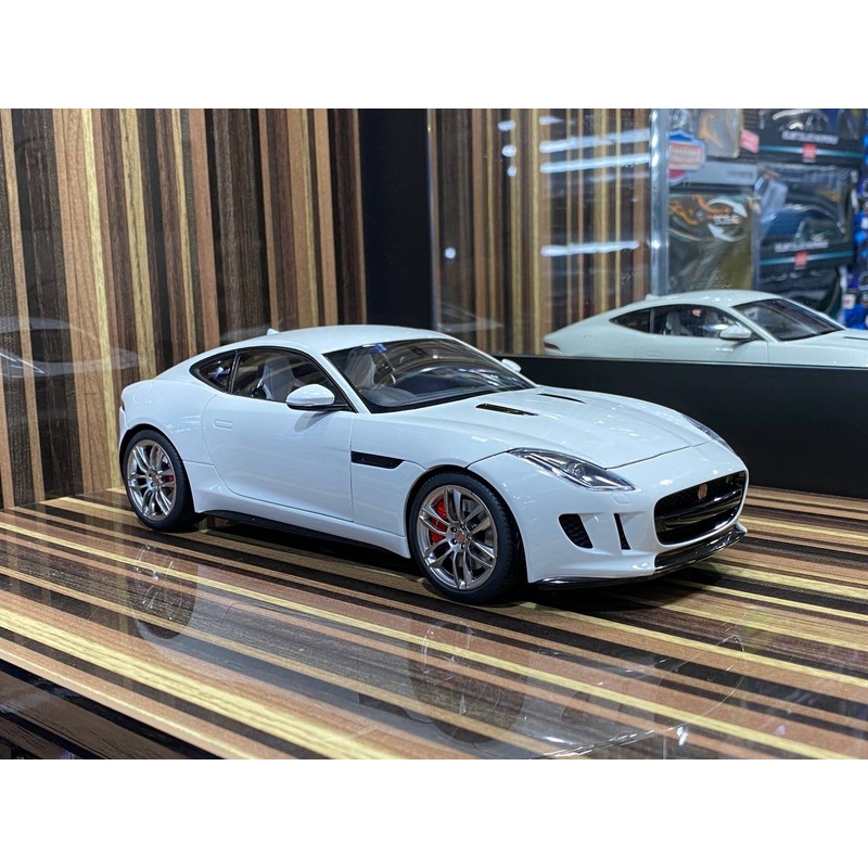 1/18 Diecast Jaguar F-Type R White AutoArt Scale Model Car
