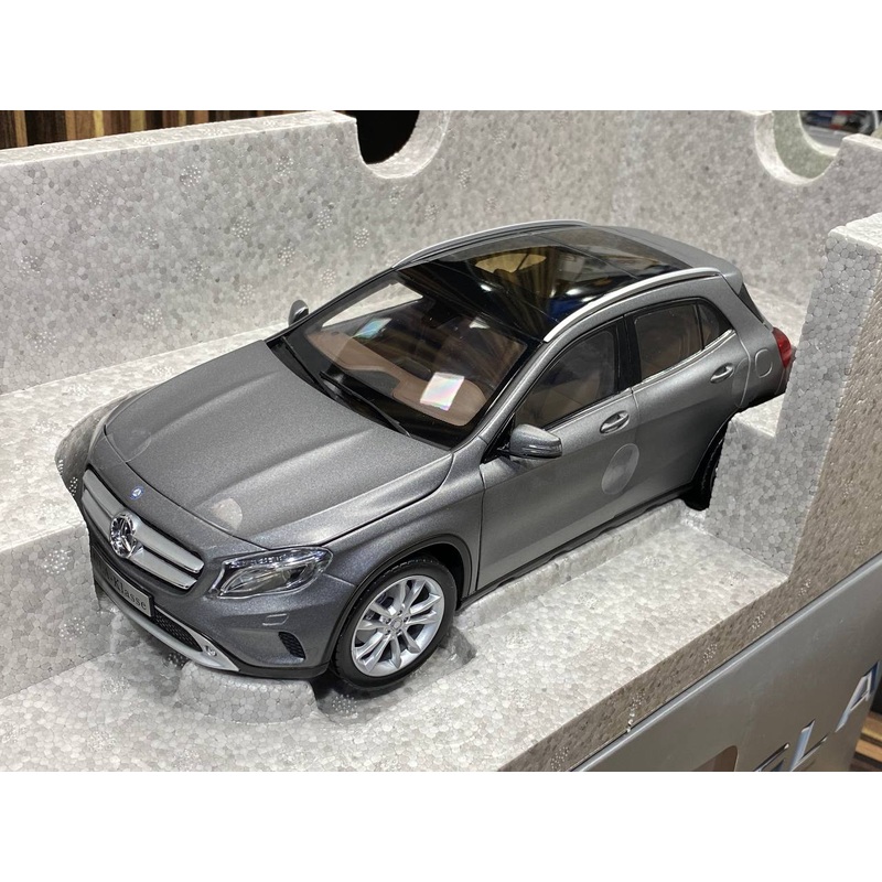 1/18 Diecast Mercedes-Benz GLA-Klasse Grey Norev Scale Model Car