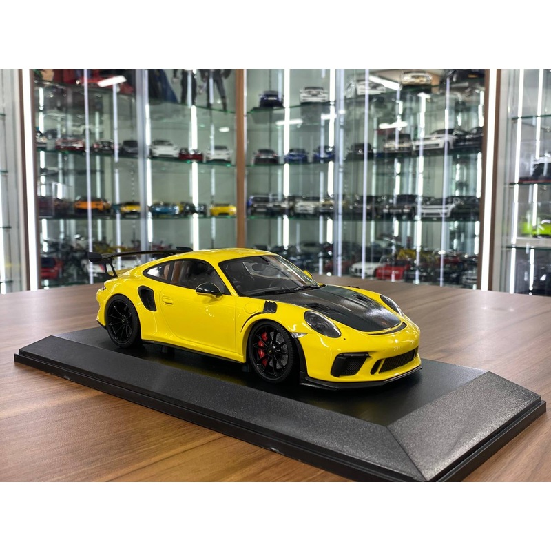 1/18 Diecast  - Porsche 911 GT3 RS 2019 by Minichamps (Yellow with Black Wheels)