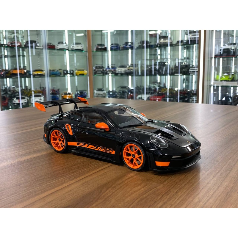 1/18 Diecast Minichamps Porsche 911 (992) GT3 RS 2023 Weissach Paket in Black