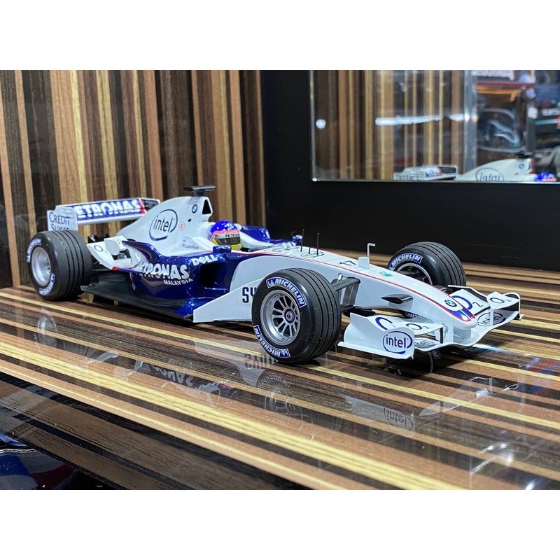 1/18 Diecast BMW Sauber F1.06 J. Villeneuve 2006 Formula 1 White by Minichamps