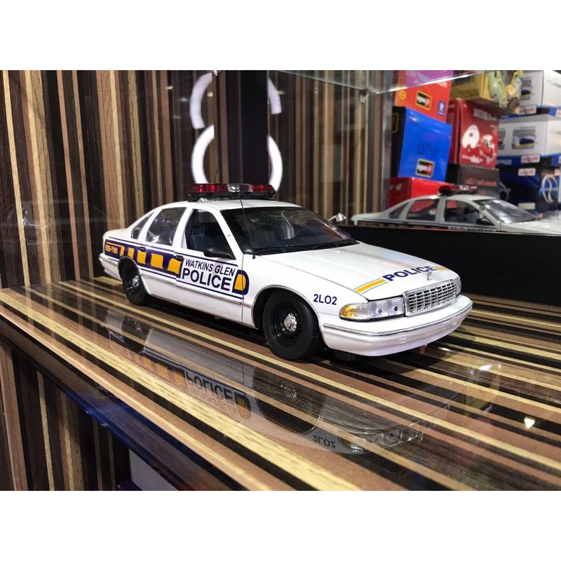 1/18 Diecast Chevrolet Caprice Watkins Glen Whtie Model Car by Police UT