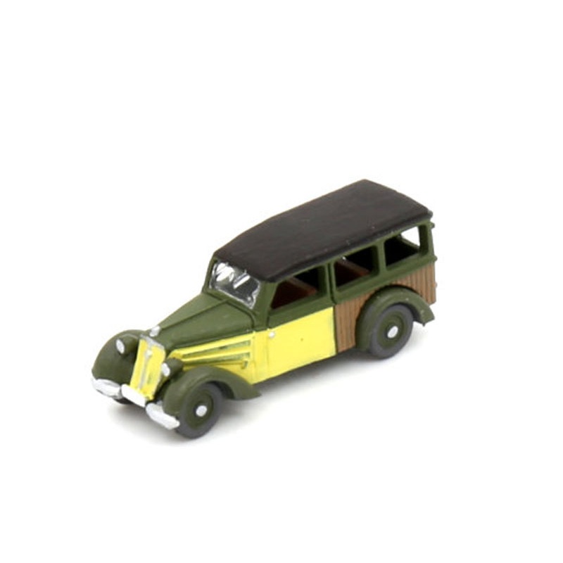 Finished model car IFA F8 station wagon  cream-dark green