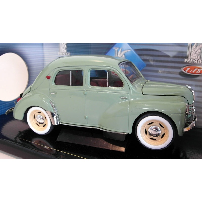 Solido 1/18 Scale - 8059-01 Renault 4CV 1954 Green