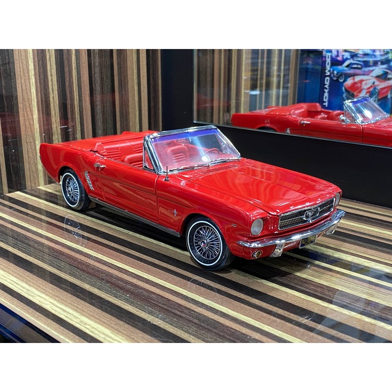 1/18 Diecast Ford Mustang Cabrio Red Model Car by Presicion Collection