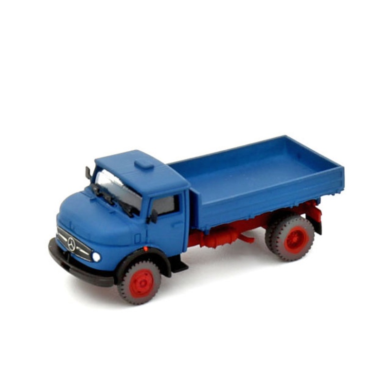 Ready-made model Mercedes short-hood tipper truck