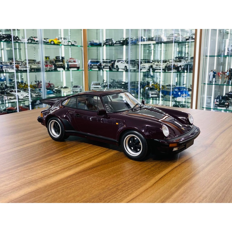 1/12 Diecast MINICHAMPS Porsche 911 Turbo - 1977  Brown