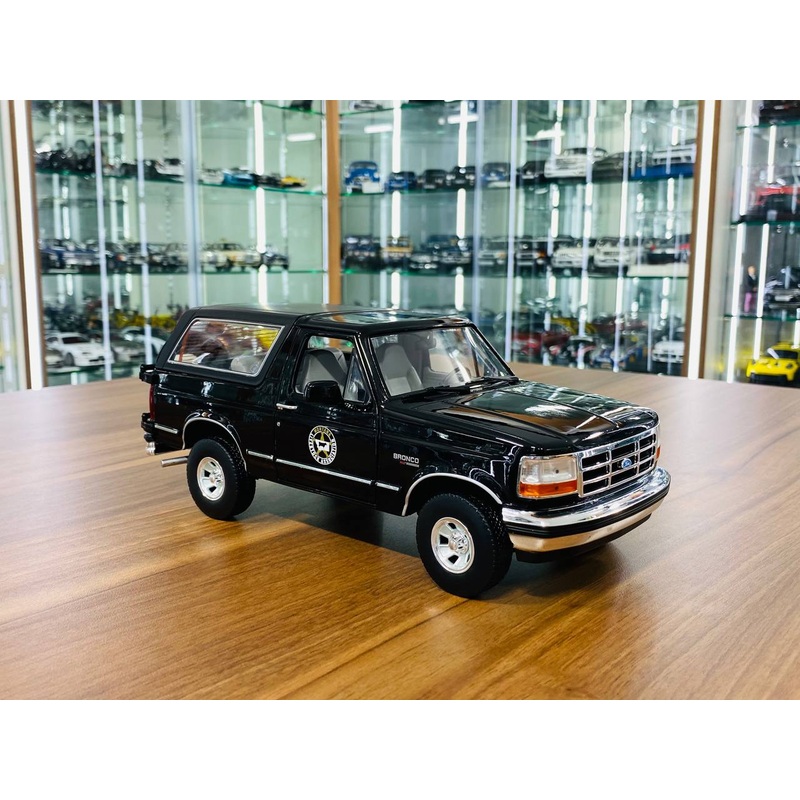 GreenLight Ford Bronco 1992 (Yellowstone) - 1/18 Diecast, Black