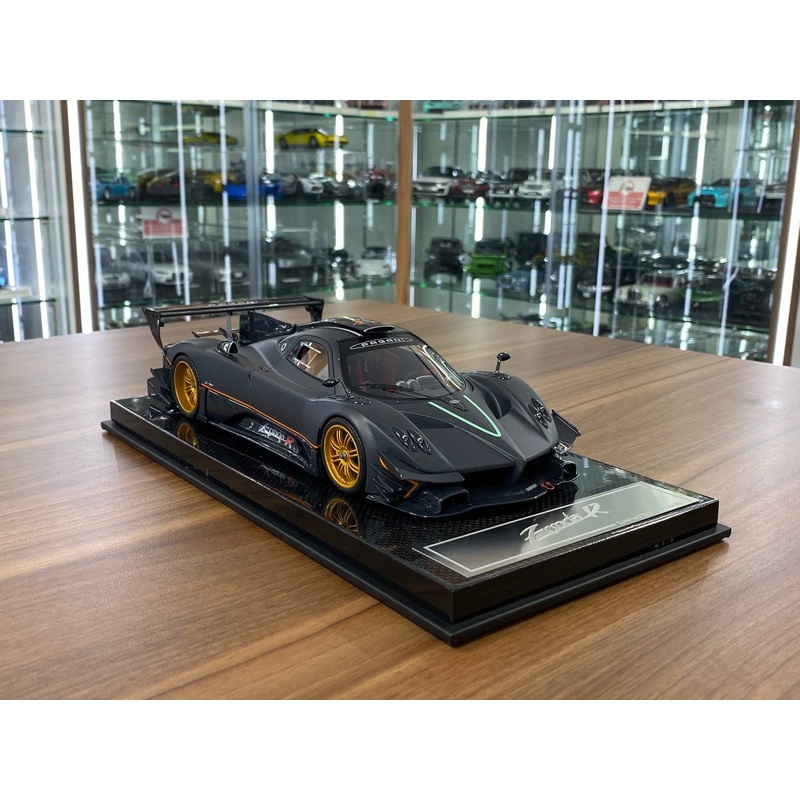 1/18 Resin Pagani Zonda R  Dino Models Carbon Fiber / Matt Black with Gold Rims Limited 30 pcs