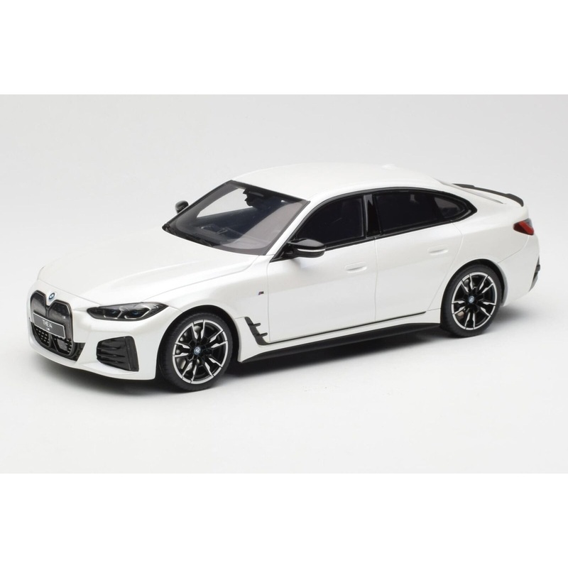Otto 2022 BMW i4 M50 (G26) Mineral White Metallic 1:18