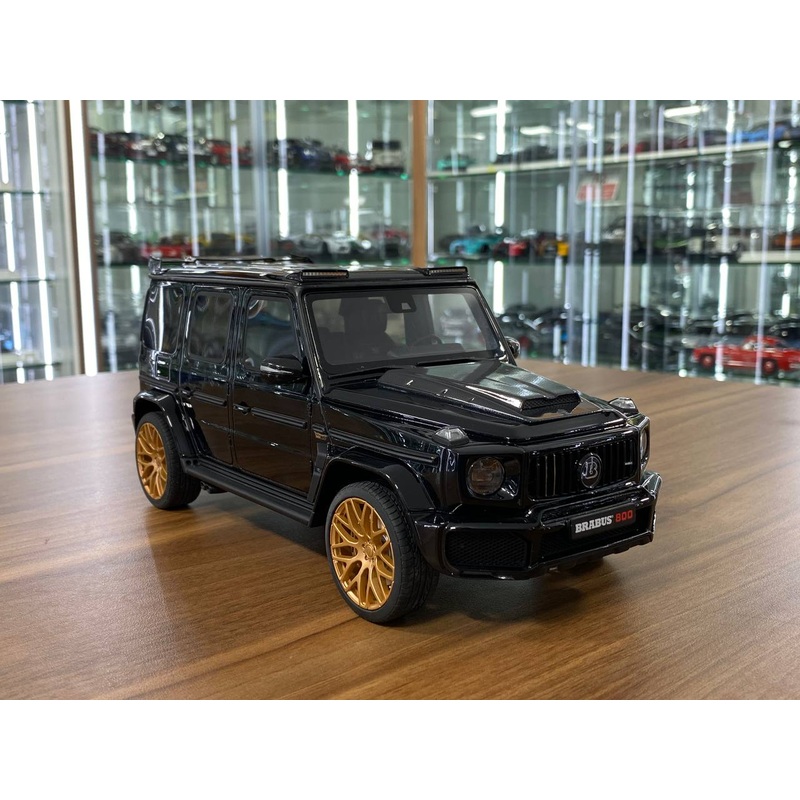 1/18 Resin model GT Spirit Mercedes Benz G 63 BRABUS 800 Widestar black / gold rim