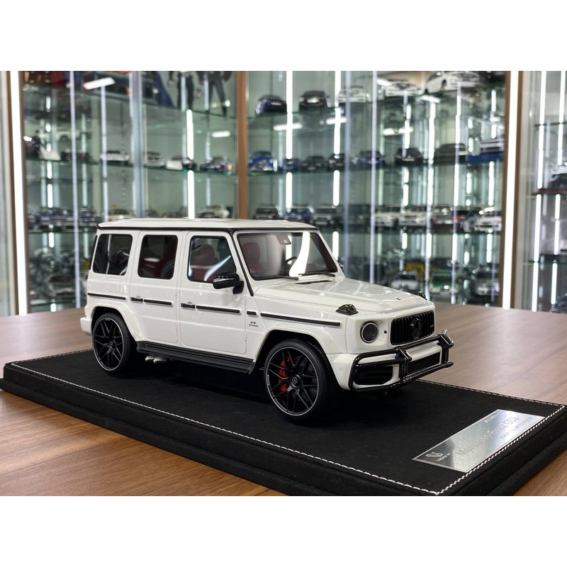1/18 Resin Model - Mercedes-Benz AMG G63 with Removable Grill (White/Red Interior) by Vehicle Art