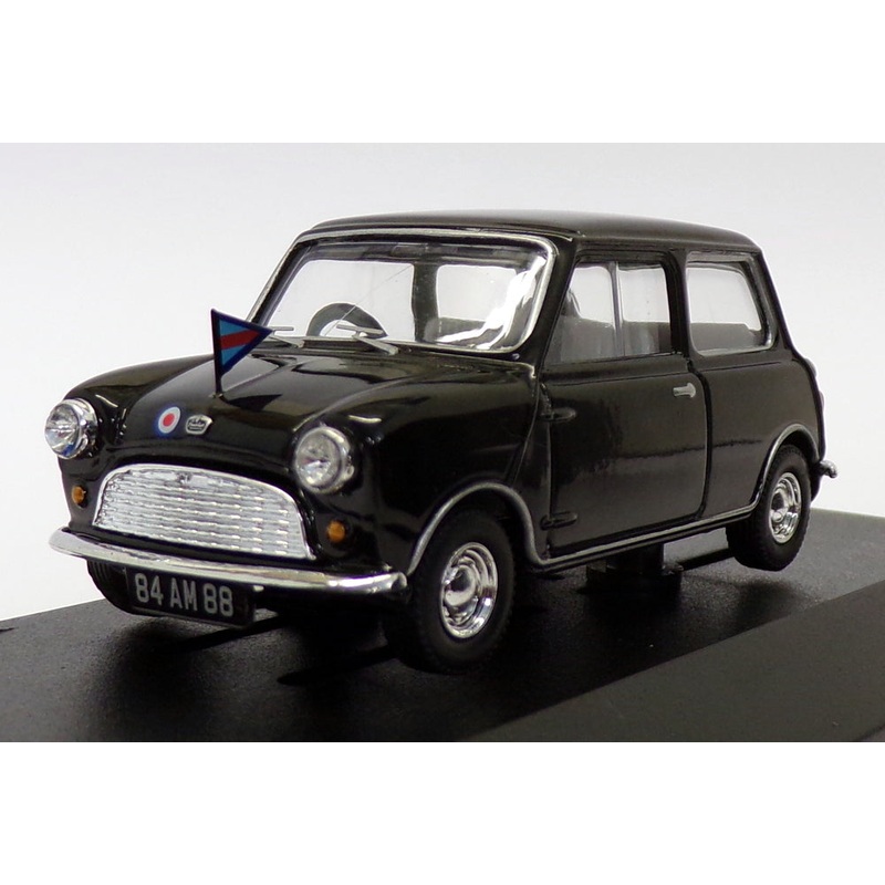 Vanguards 1/43 Scale VA01319 - Austin Mini 850 RAF Stn. Commander