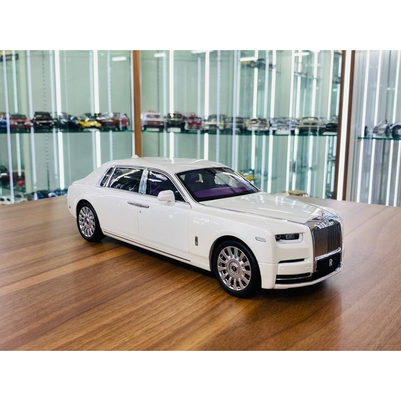 KengFai Rolls Royce Phantom VIII Diecast Model - White | 1/18 Scale, All Opening