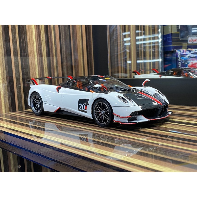 Pagani Huayra Roadster BC 1/18 Diecast car by LCD