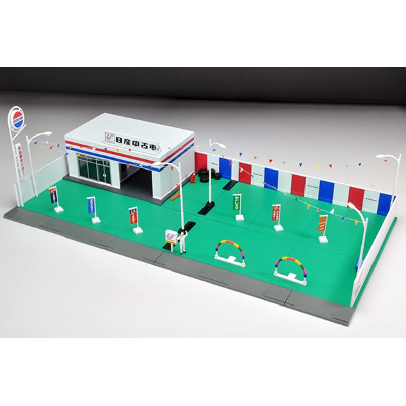 Tomica Limited Vintage 1/64 TOMICARAMA Vintage 04d Secondhand Car Shop NISSAN Secondhand Car