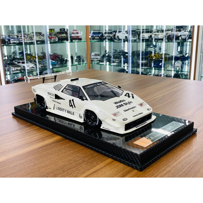 1/18 Resin Model - VIP Models Lamborghini Countach LB-Work #41 in White, Limited to 99 Pieces