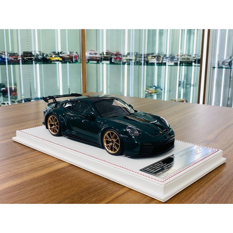 Davis & Giovanni Porsche 911 GT3 (992) Resin Model - Dark Green | 1/18 Scale