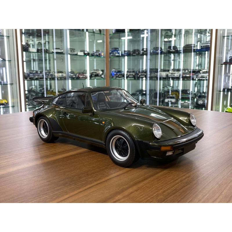 1/12 Diecast Model  Porsche 911 Turbo (1977) Olive by Minichamps