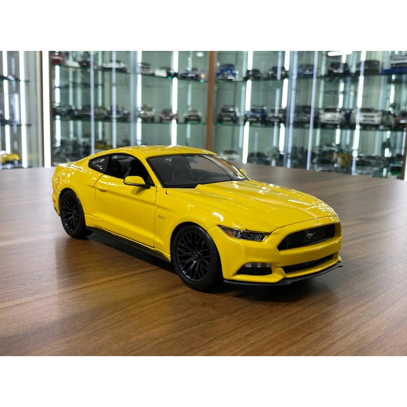 1/18 Diecast Maisto Ford Mustang 2015 Yellow