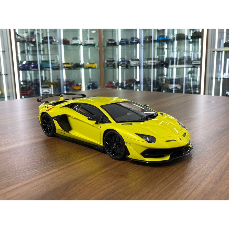 1/18 Diecast Metal AUTOart Lamborghini Aventador SVJ  Giallo Tenerife / Pearl Yellow