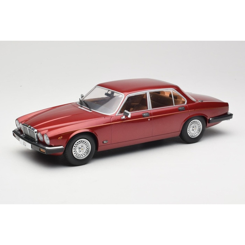 MCG 1979 Jaguar XJ SIII Red 1:18
