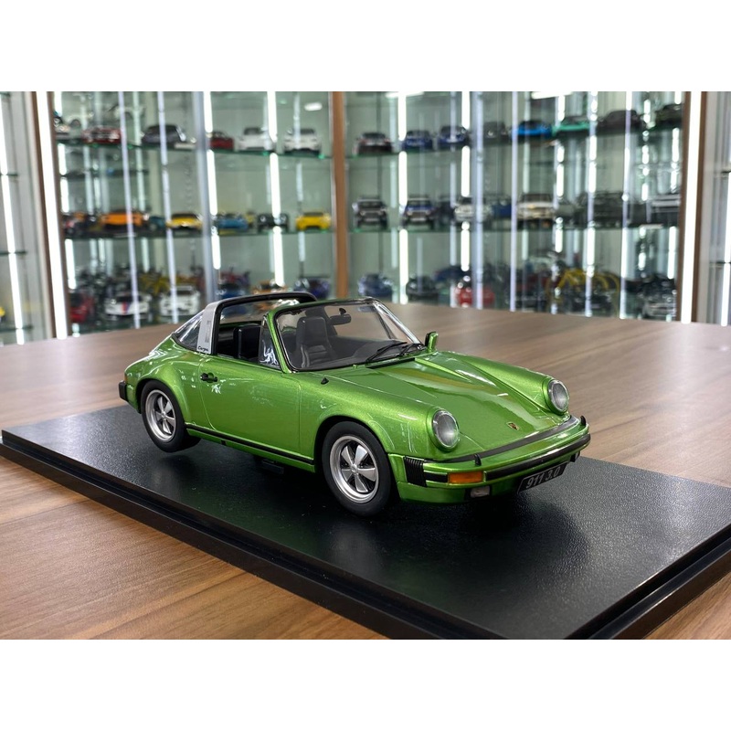 1/18 Diecast Metal Porsche 911 SC Targa (1977) Green by KKScale