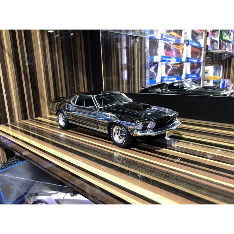 1/18 Diecast Ford Mustang Boss 429 Chrome Model Car by Highway 61