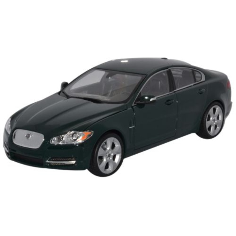 Welly Jaguar XF Green - 1:24 Scale