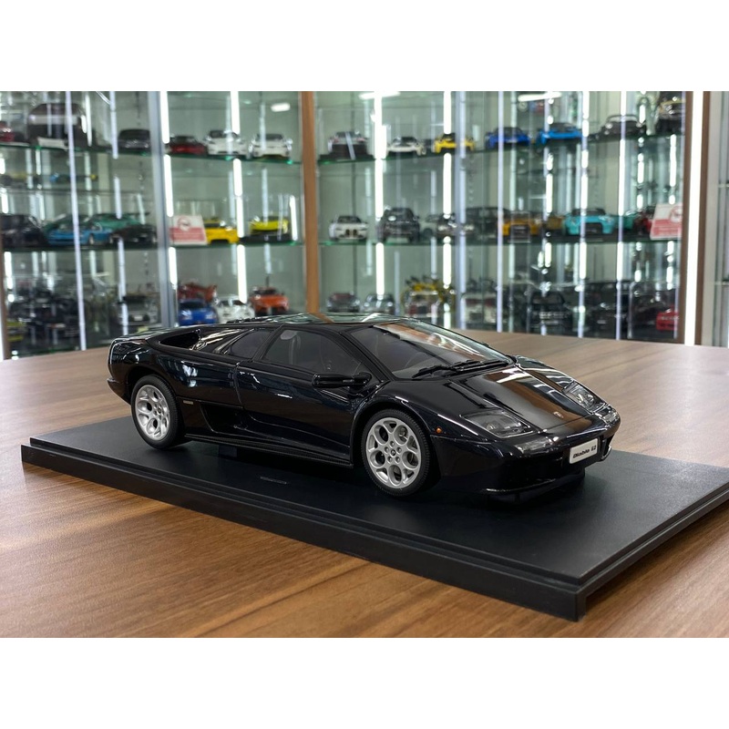 1/18 Diecast Lamborghini Diablo 6.0  Metallic Black | AUTOart | Full Opening