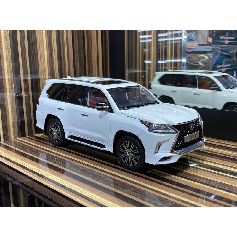 1/18 Diecast Lexus LX570 White by LCD