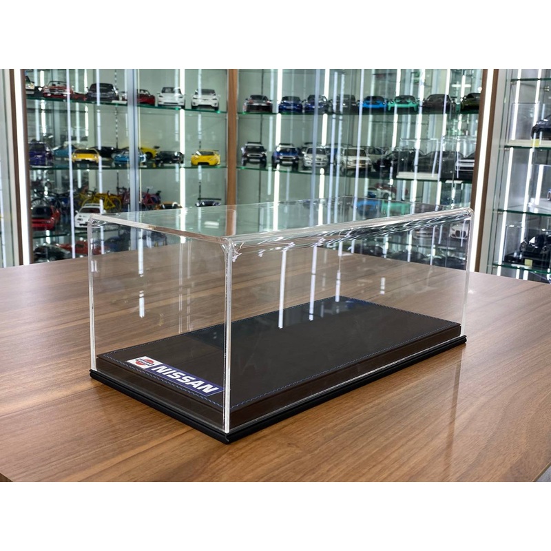 1/18 Acrylic Display Case with Black Leather Base [Classic Nissan Logo Custom Printed]